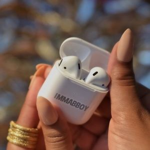 Wireless earbuds new in box. Colors blk & white